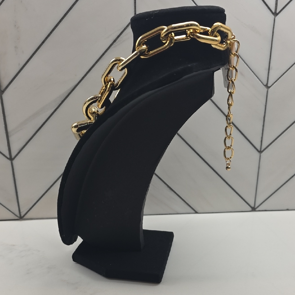 Gold Chain Link Necklace - Picture 3 of 4